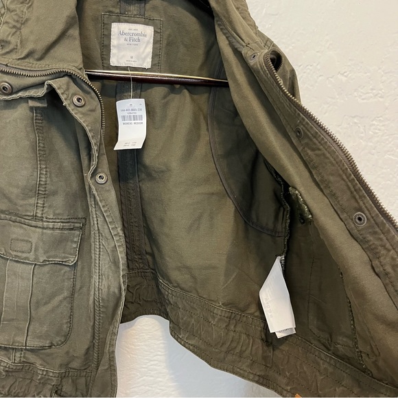 Abercrombie & Fitch Cropped  Military Green Utility Jacket medium - Picture 8 of 10